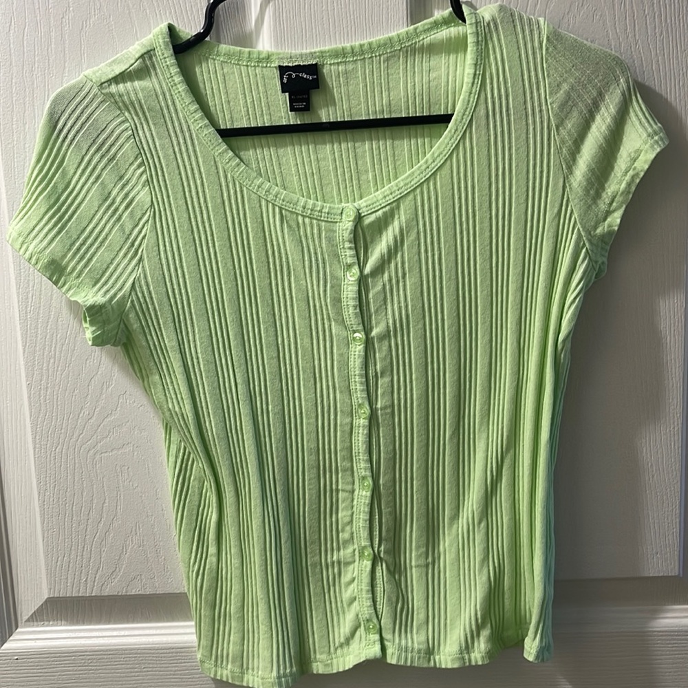 ART CLASS TEEN/ADULT BUTTON GREEN TOP